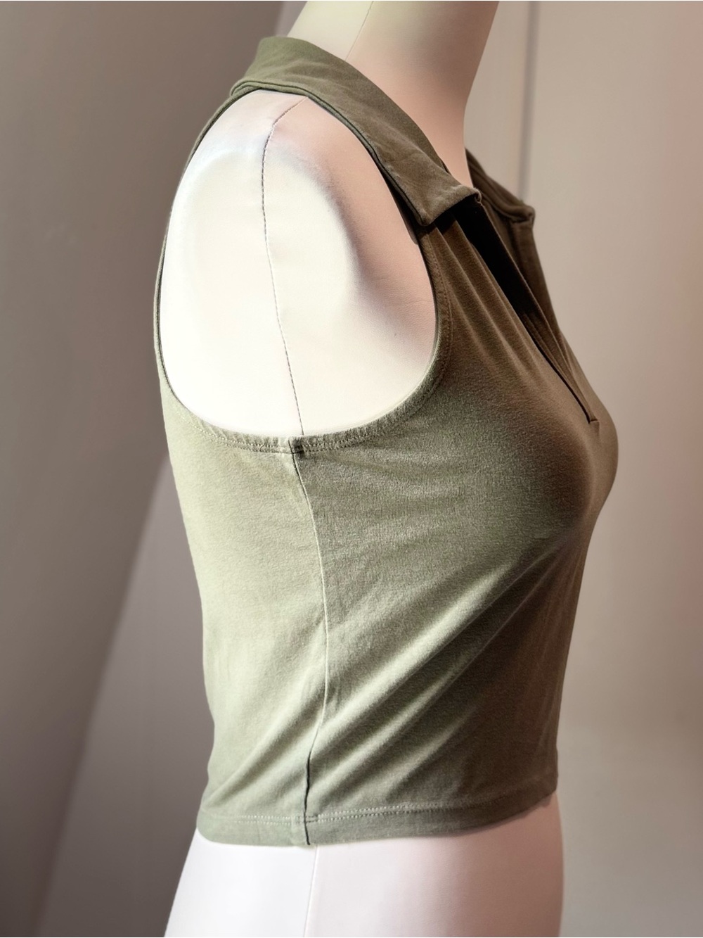 Abercrombie & Fitch Olive Green Collared V-Neck Halter Crop Top | Size Small - Picture 5 of 7